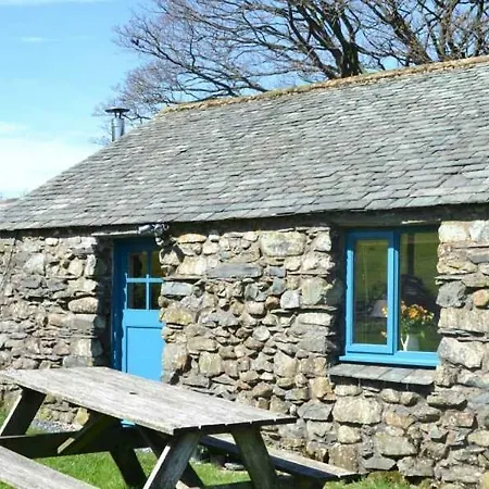 Holiday home Woodend Schoolhouse