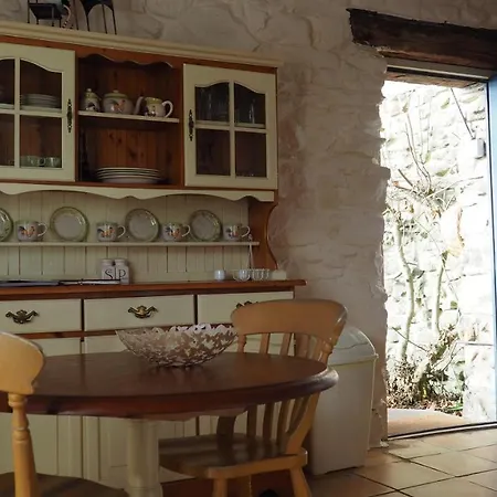 Holiday home Woodend Schoolhouse